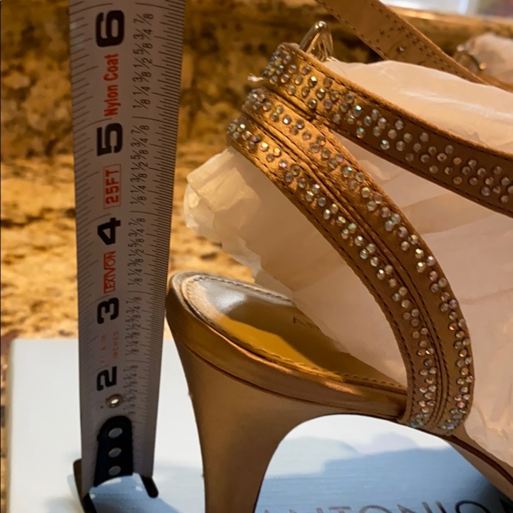 Shoes - Picture 6 of 8